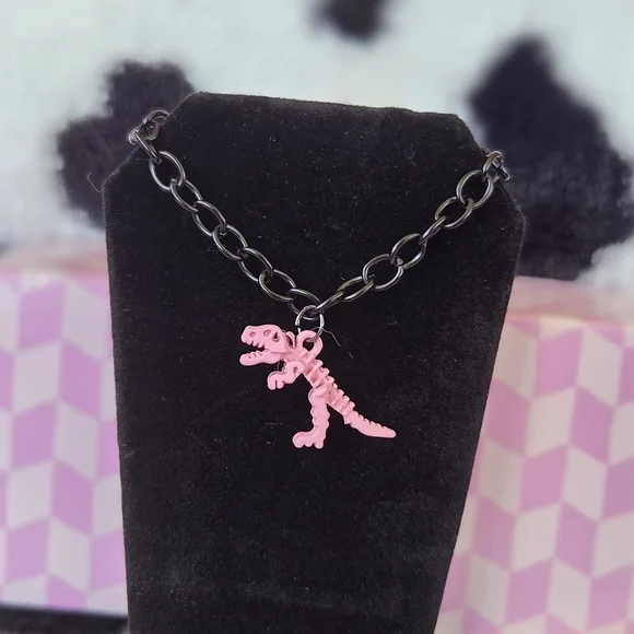 Labubu-Fun Black Chain Necklace with Bl Die Charm *DOLLS NOT INCLUDED* - Picture 3 of 4